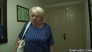 Krissy Lynn ssie i pieprzy dużego fiuta w łóżku - 2022-02-22 19:09:54